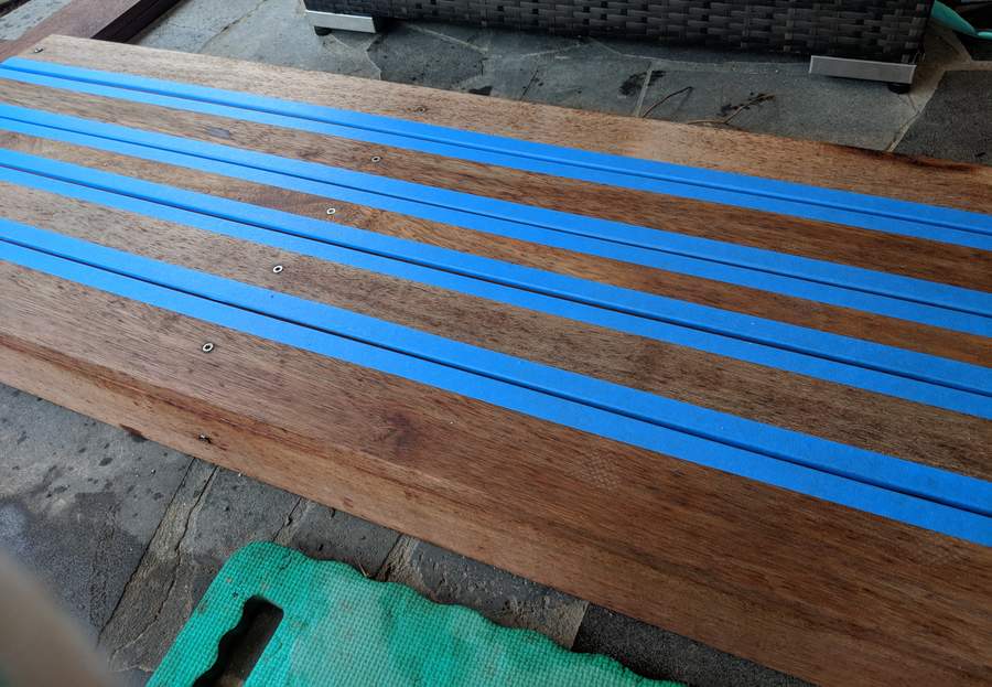 Siliconing the seat gaps
